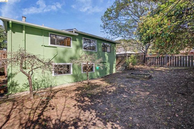 4753 4753 Mountain Blvd, Oakland, CA 94619