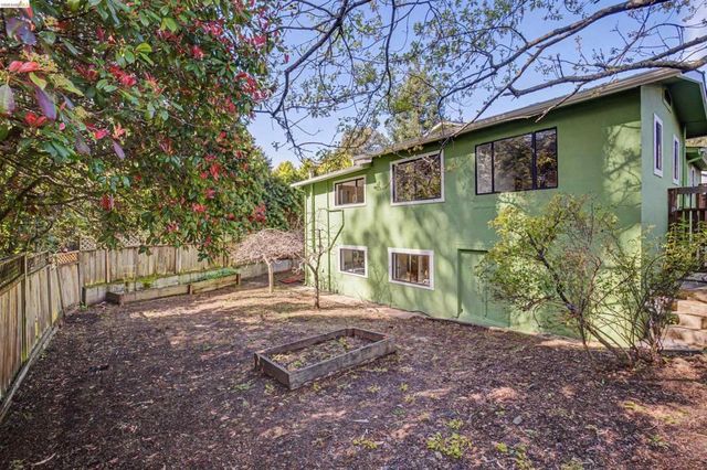 4753 4753 Mountain Blvd, Oakland, CA 94619