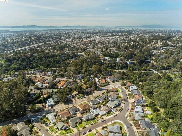 4753 4753 Mountain Blvd, Oakland, CA 94619