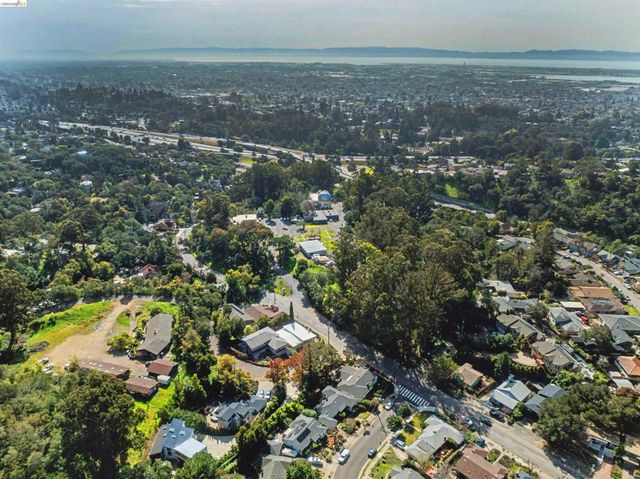 4753 4753 Mountain Blvd, Oakland, CA 94619