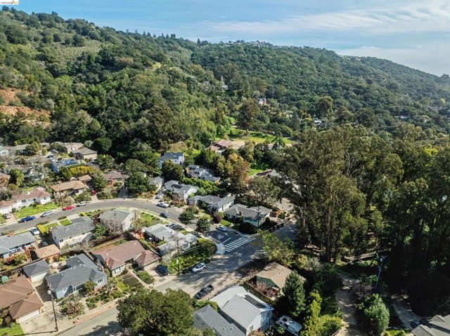 4753 4753 Mountain Blvd, Oakland, CA 94619