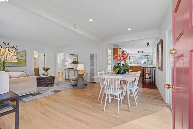 4753 4753 Mountain Blvd, Oakland, CA 94619