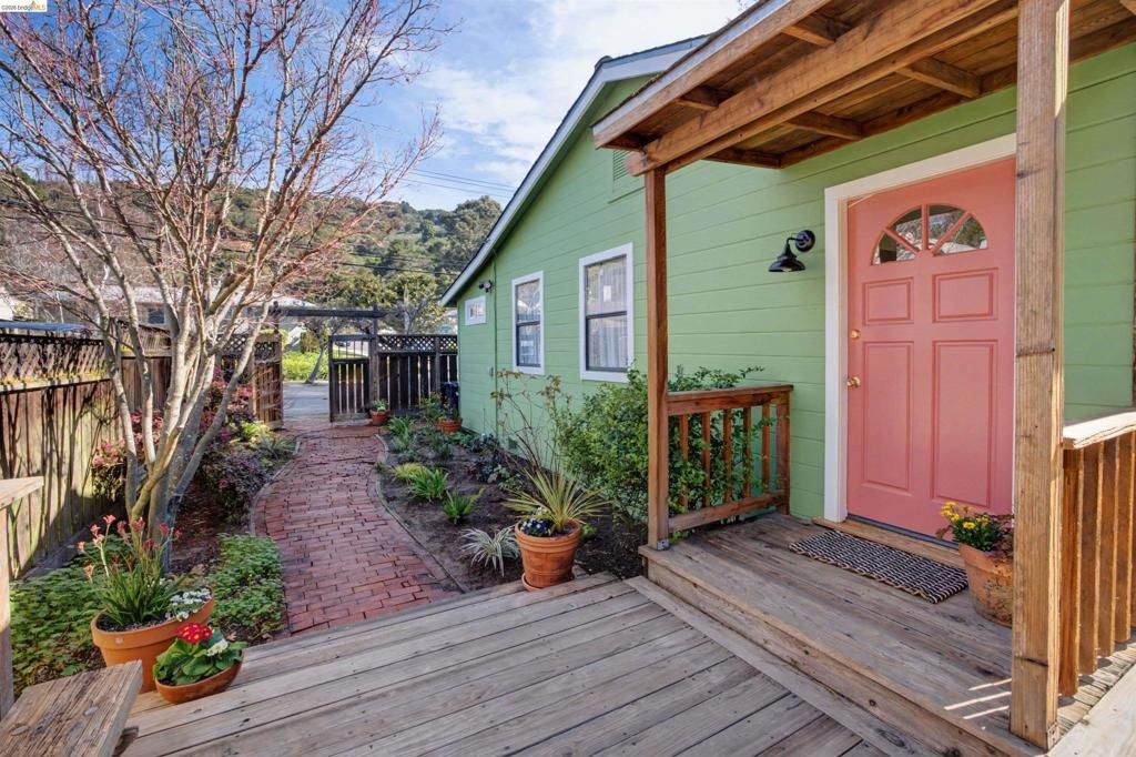 4753 4753 Mountain Blvd, Oakland, CA 94619