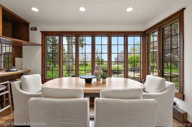 65 Lone Pine Road, Bloomfield Hills, MI 48304