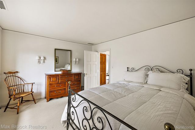 65 Lone Pine Road, Bloomfield Hills, MI 48304