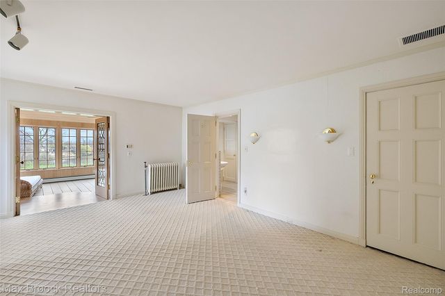 65 Lone Pine Road, Bloomfield Hills, MI 48304