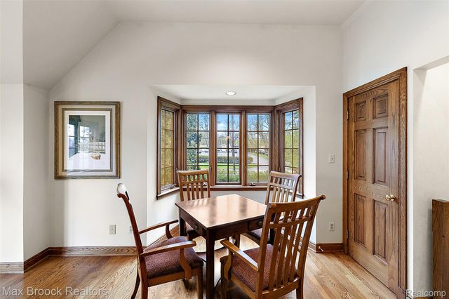 65 Lone Pine Road, Bloomfield Hills, MI 48304