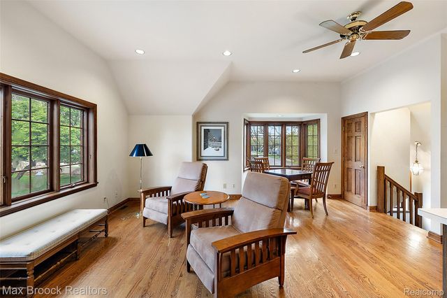 65 Lone Pine Road, Bloomfield Hills, MI 48304