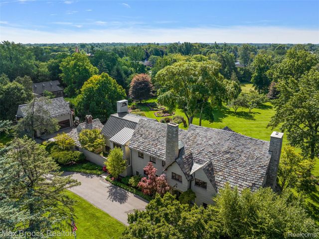 65 Lone Pine Road, Bloomfield Hills, MI 48304