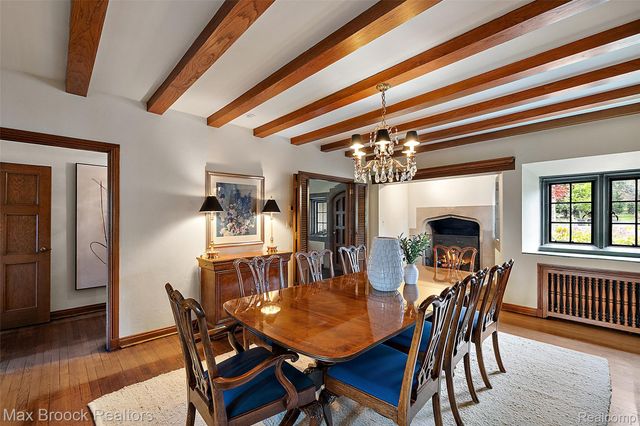 65 Lone Pine Road, Bloomfield Hills, MI 48304