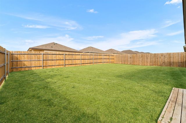 1012 Chambray DR, Troy, TX 76579