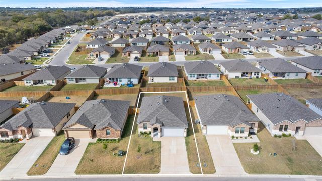 1012 Chambray DR, Troy, TX 76579