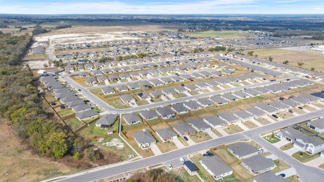 1012 Chambray DR, Troy, TX 76579