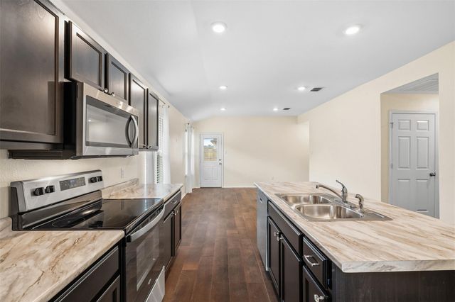 1012 Chambray DR, Troy, TX 76579