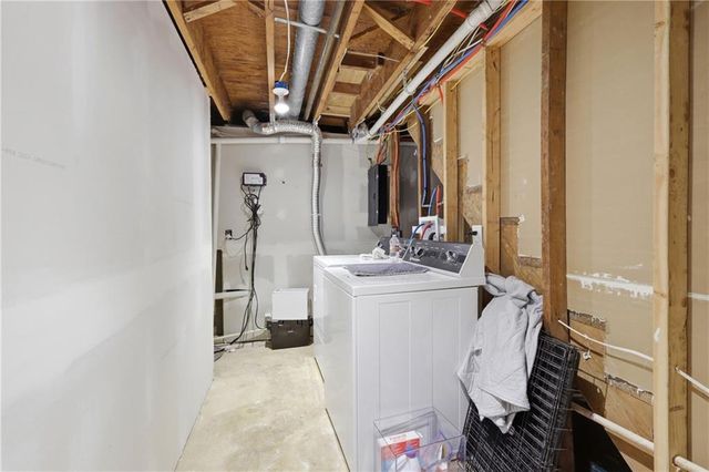 3907 SW Scherer Road, Lee's Summit, MO 64082