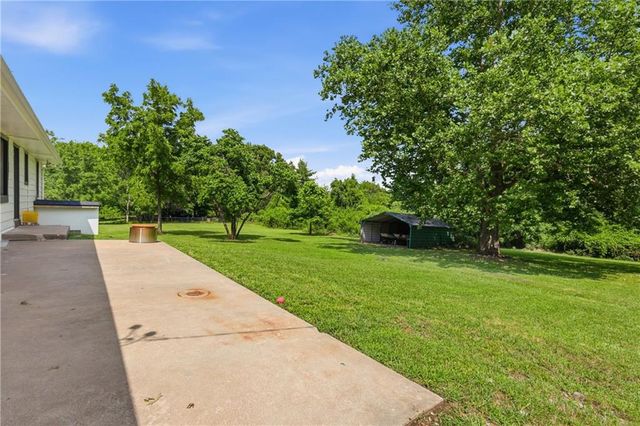 3907 SW Scherer Road, Lee's Summit, MO 64082