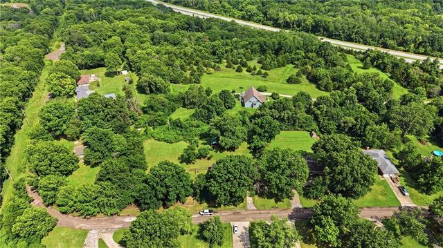 3907 SW Scherer Road, Lee's Summit, MO 64082
