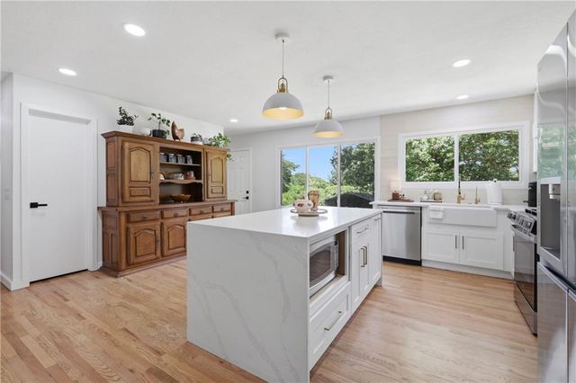 3907 SW Scherer Road, Lee's Summit, MO 64082