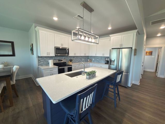 2106 S Young St, Rockport, TX 78382