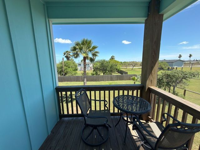 2106 S Young St, Rockport, TX 78382