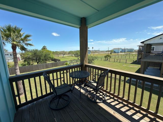 2106 S Young St, Rockport, TX 78382