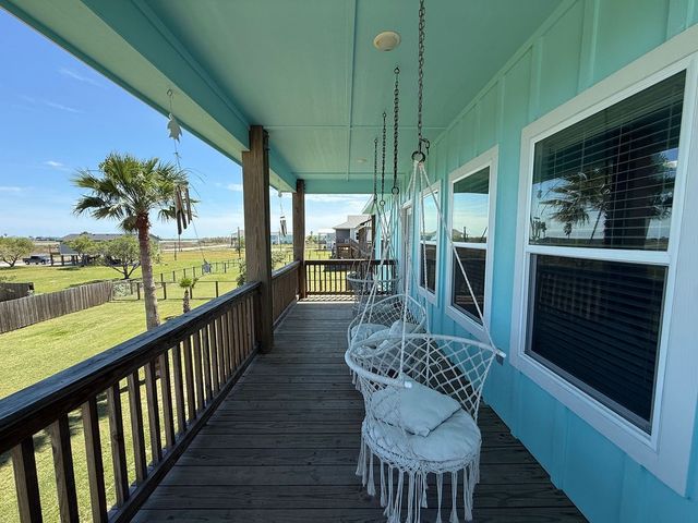 2106 S Young St, Rockport, TX 78382