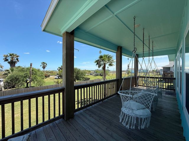 2106 S Young St, Rockport, TX 78382