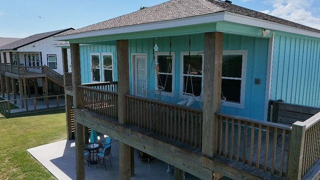 2106 S Young St, Rockport, TX 78382
