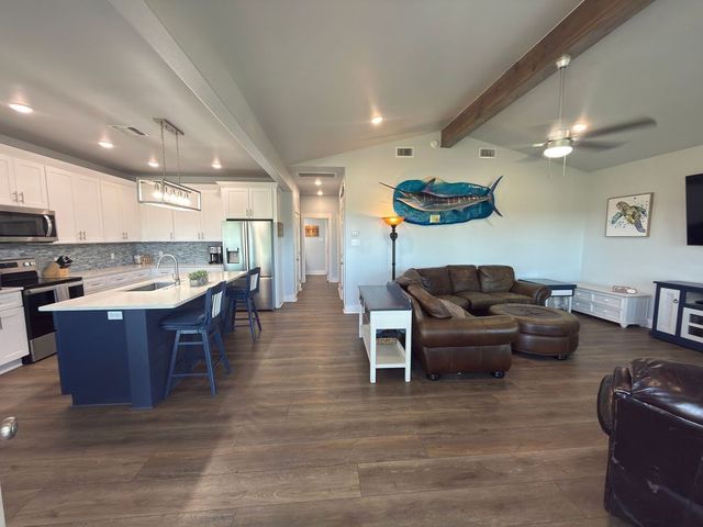 2106 S Young St, Rockport, TX 78382