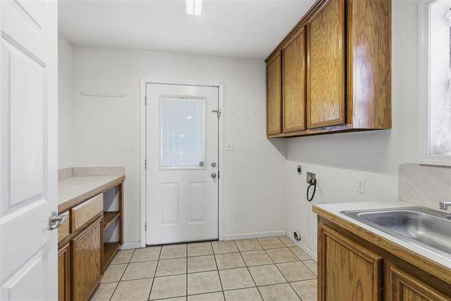 320 Cypress St, Sulphur, LA 70663