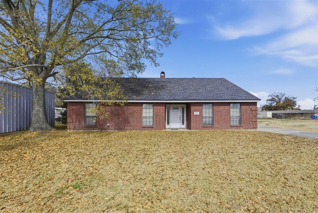 320 Cypress St, Sulphur, LA 70663