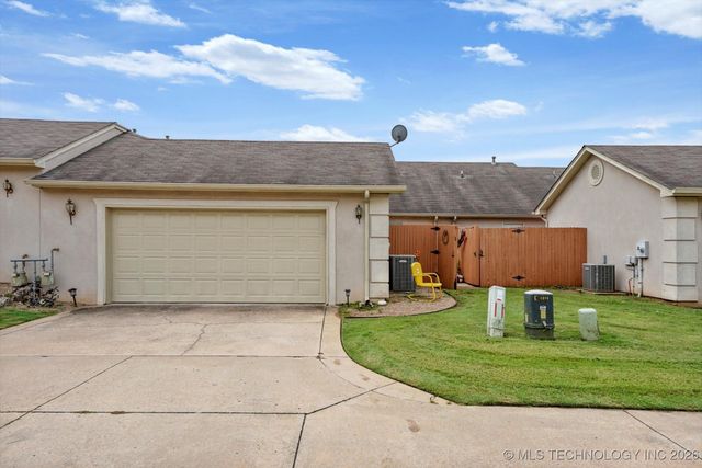 8323 E 81st Place, Tulsa, OK 74133
