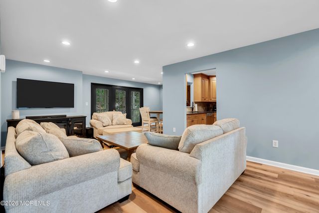 14 Evergreen Court, Freehold, NJ 07728