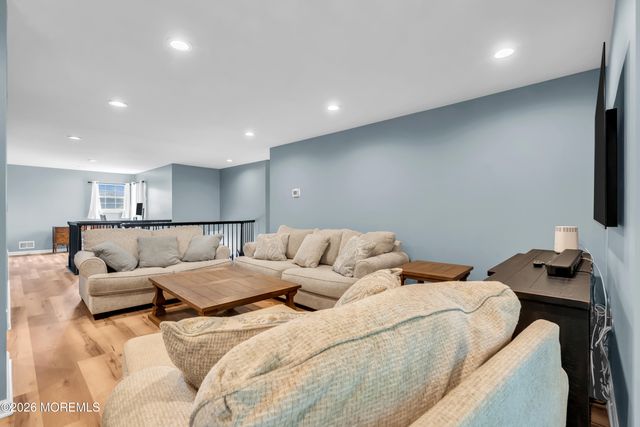 14 Evergreen Court, Freehold, NJ 07728