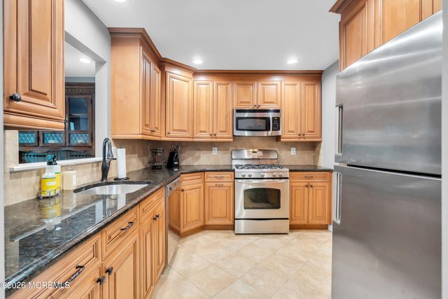 14 Evergreen Court, Freehold, NJ 07728