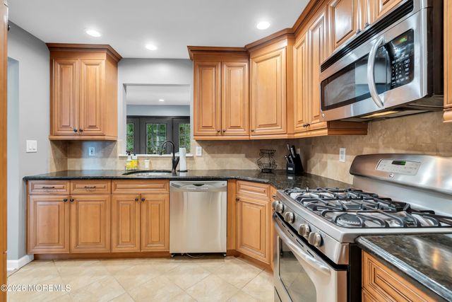 14 Evergreen Court, Freehold, NJ 07728