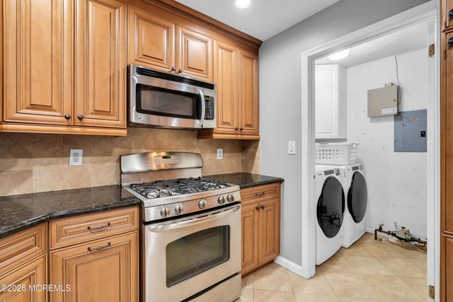 14 Evergreen Court, Freehold, NJ 07728