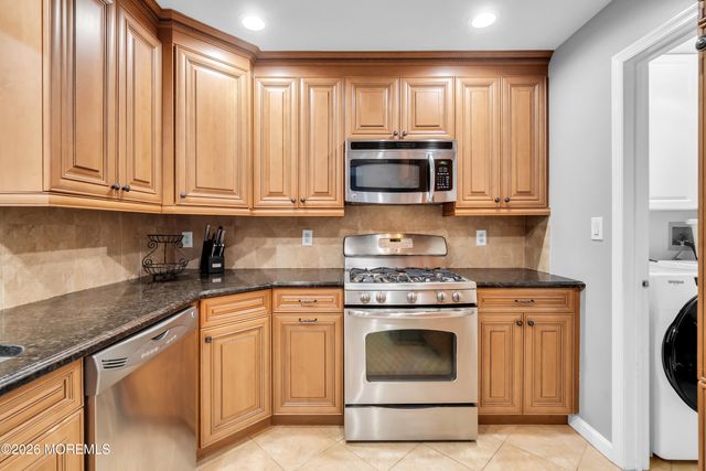 14 Evergreen Court, Freehold, NJ 07728