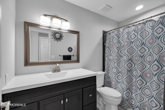 14 Evergreen Court, Freehold, NJ 07728