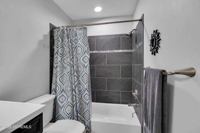 14 Evergreen Court, Freehold, NJ 07728