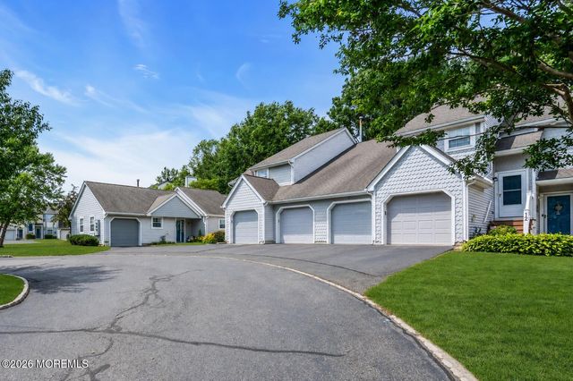 14 Evergreen Court, Freehold, NJ 07728