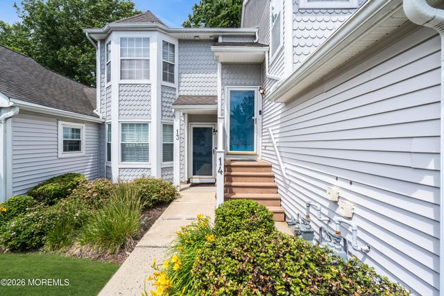 14 Evergreen Court, Freehold, NJ 07728