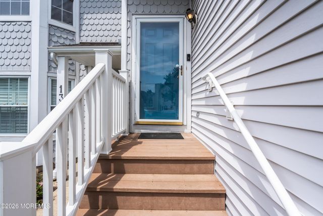 14 Evergreen Court, Freehold, NJ 07728