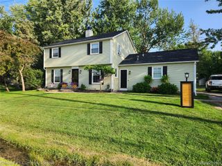 26560 Acacia Street, Harrison Charter Township, MI 48045