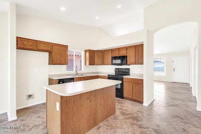 5910 W COMMONWEALTH Avenue, Chandler, AZ 85226