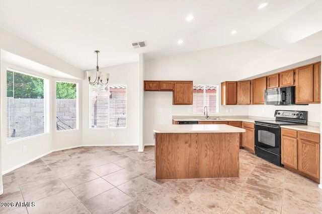 5910 W COMMONWEALTH Avenue, Chandler, AZ 85226