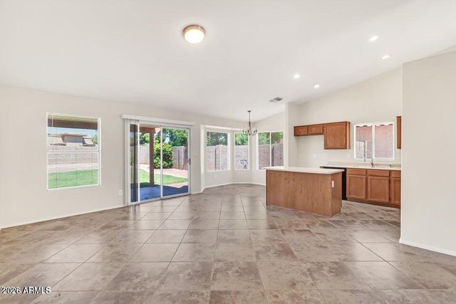 5910 W COMMONWEALTH Avenue, Chandler, AZ 85226