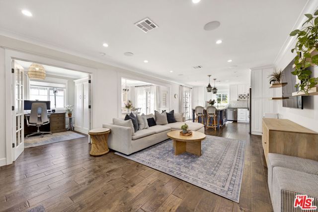 4621 Allott Avenue, Sherman Oaks, CA 91423