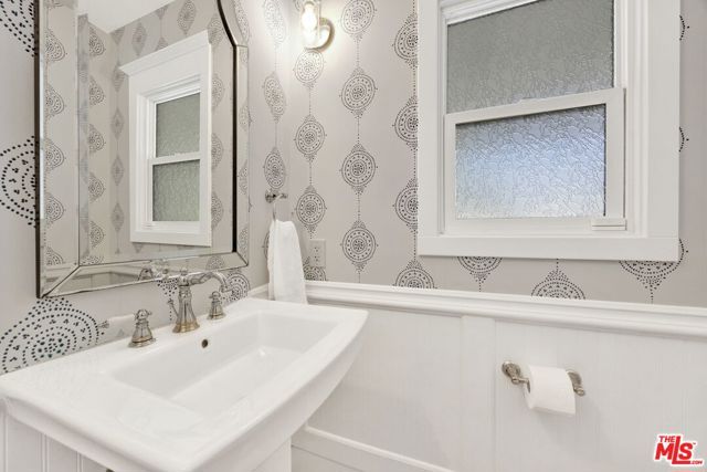 4621 Allott Avenue, Sherman Oaks, CA 91423