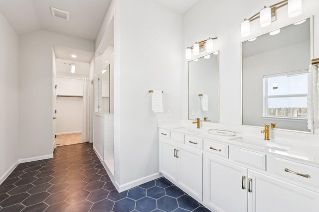 118 Cibolo Creek LOOP, Bastrop, TX 78602